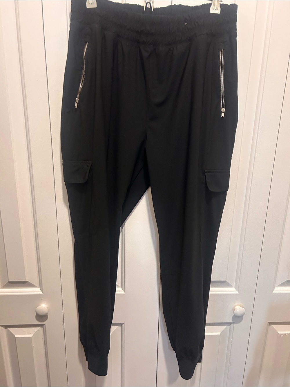 Old Navy Active Women’s Black Cargo Jogger Pants - Elastic Waist